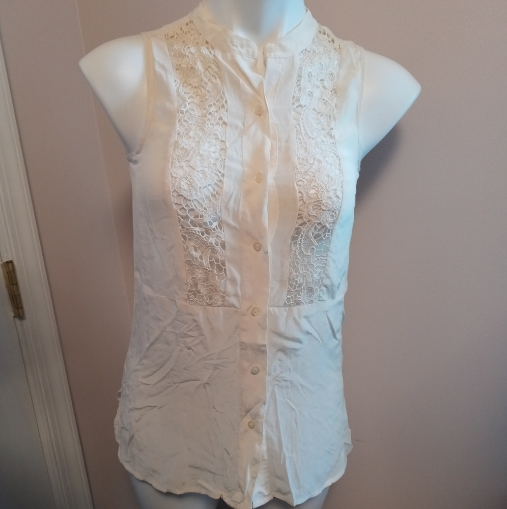 Broadway & broome ivory lace front tank shirt